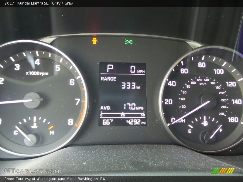 Gray / Gray 2017 Hyundai Elantra SE