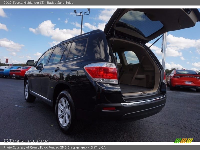 Black / Sand Beige 2012 Toyota Highlander SE