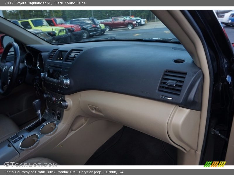 Black / Sand Beige 2012 Toyota Highlander SE