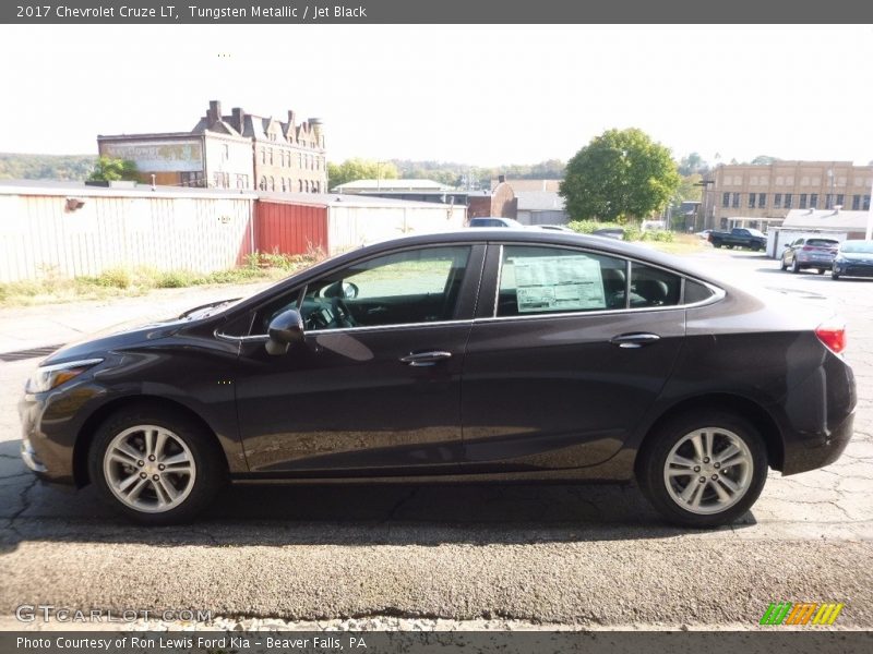 Tungsten Metallic / Jet Black 2017 Chevrolet Cruze LT