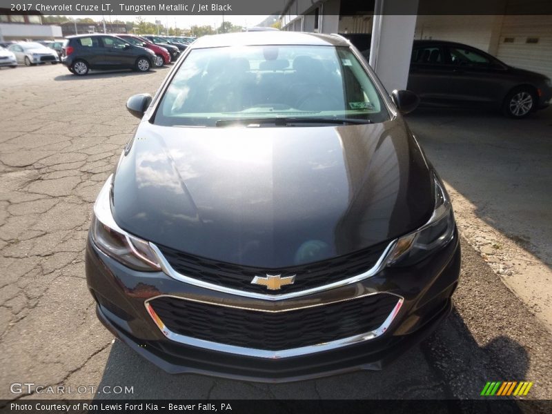 Tungsten Metallic / Jet Black 2017 Chevrolet Cruze LT