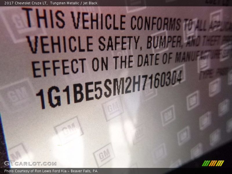 Tungsten Metallic / Jet Black 2017 Chevrolet Cruze LT
