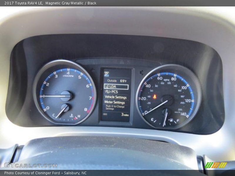 Magnetic Gray Metallic / Black 2017 Toyota RAV4 LE