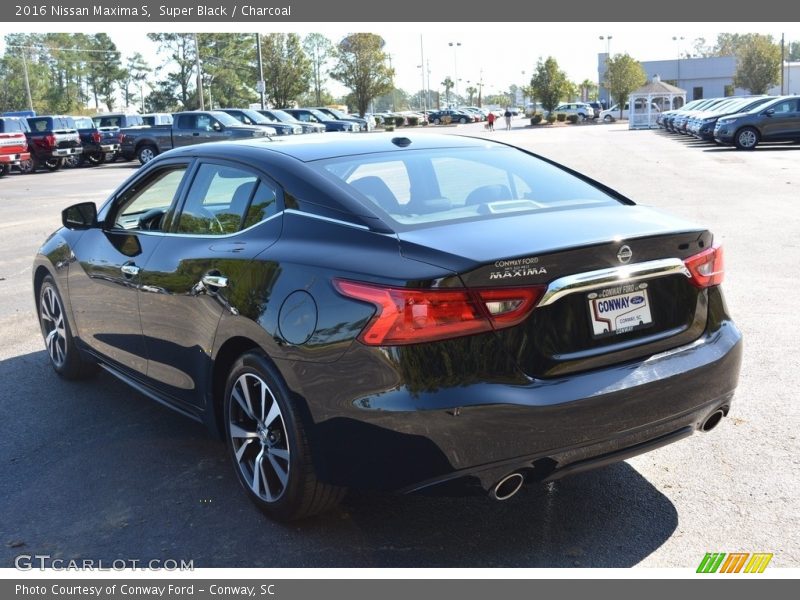 Super Black / Charcoal 2016 Nissan Maxima S