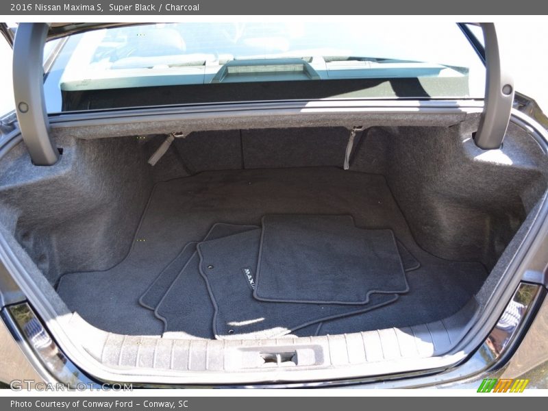 Super Black / Charcoal 2016 Nissan Maxima S