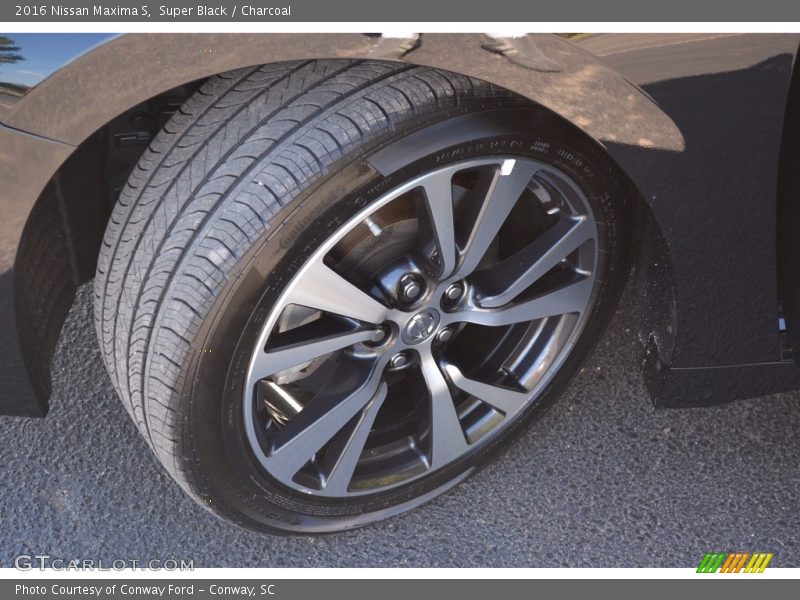 Super Black / Charcoal 2016 Nissan Maxima S