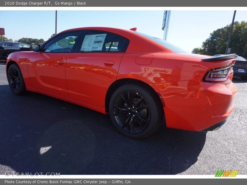Go Mango / Black 2016 Dodge Charger R/T