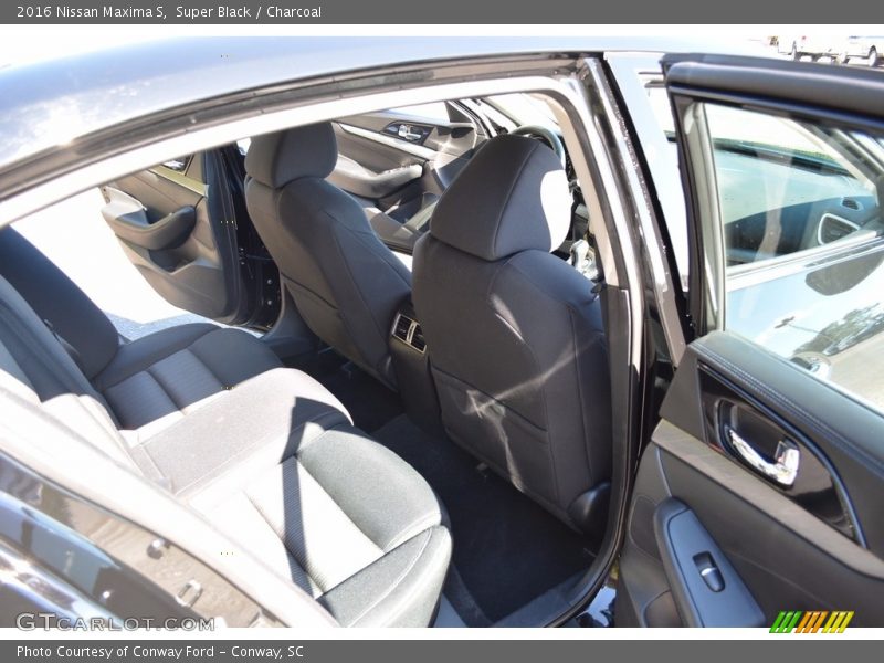 Super Black / Charcoal 2016 Nissan Maxima S