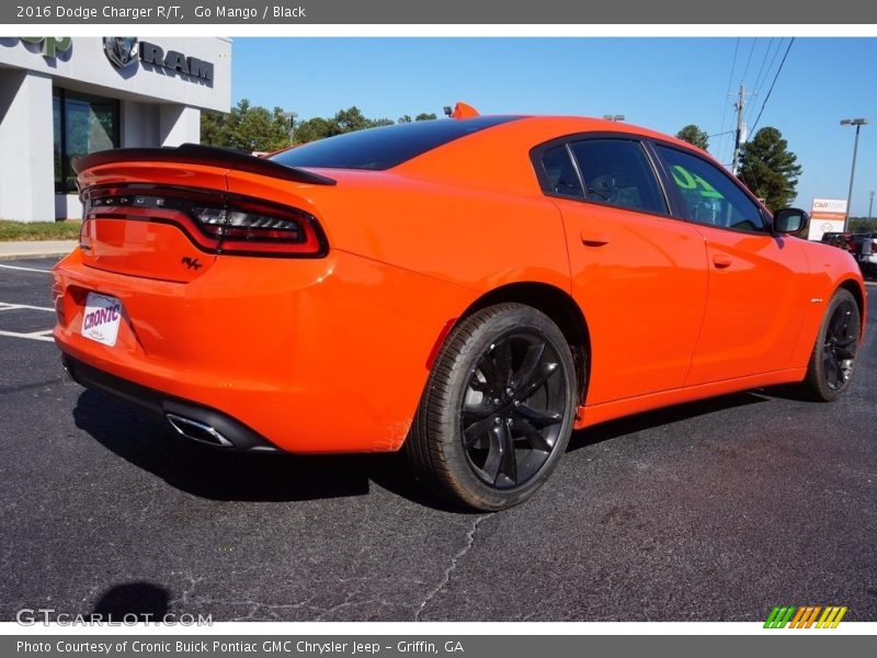 Go Mango / Black 2016 Dodge Charger R/T