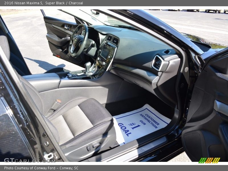 Super Black / Charcoal 2016 Nissan Maxima S