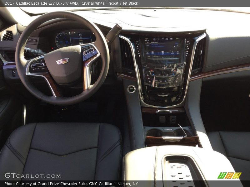 Crystal White Tricoat / Jet Black 2017 Cadillac Escalade ESV Luxury 4WD