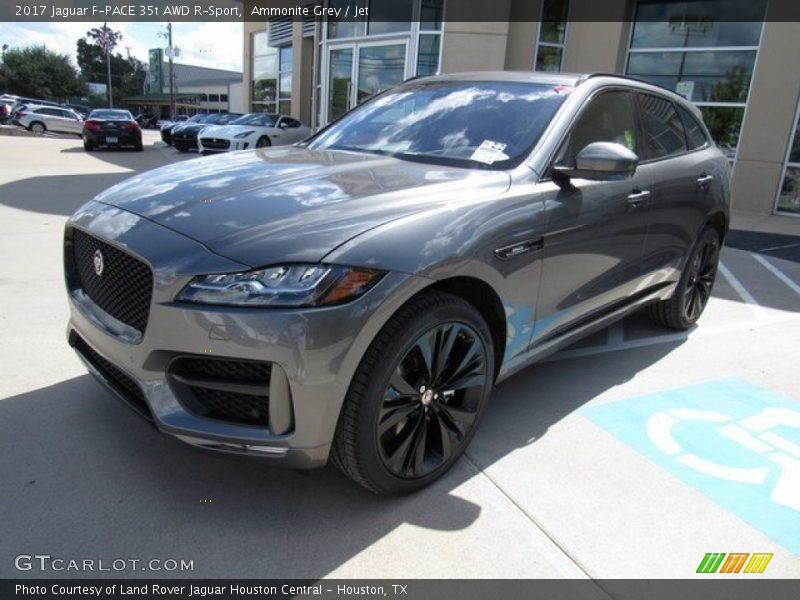 Front 3/4 View of 2017 F-PACE 35t AWD R-Sport