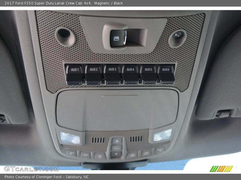 Controls of 2017 F350 Super Duty Lariat Crew Cab 4x4