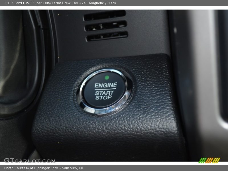 Controls of 2017 F350 Super Duty Lariat Crew Cab 4x4