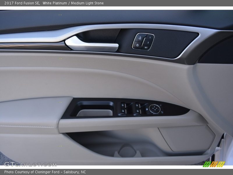 White Platinum / Medium Light Stone 2017 Ford Fusion SE