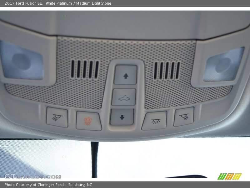 White Platinum / Medium Light Stone 2017 Ford Fusion SE