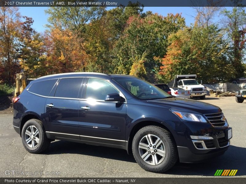 Blue Velvet Metallic / Ebony 2017 Chevrolet Traverse LT AWD