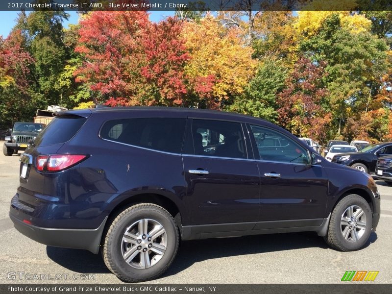 Blue Velvet Metallic / Ebony 2017 Chevrolet Traverse LT AWD