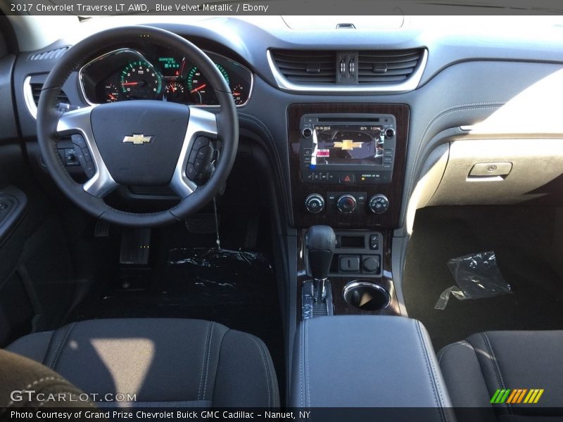 Blue Velvet Metallic / Ebony 2017 Chevrolet Traverse LT AWD