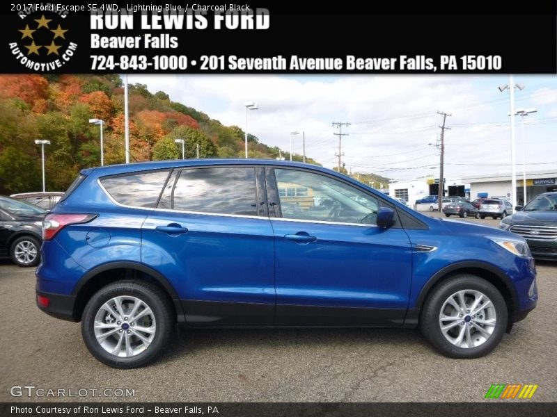 Lightning Blue / Charcoal Black 2017 Ford Escape SE 4WD