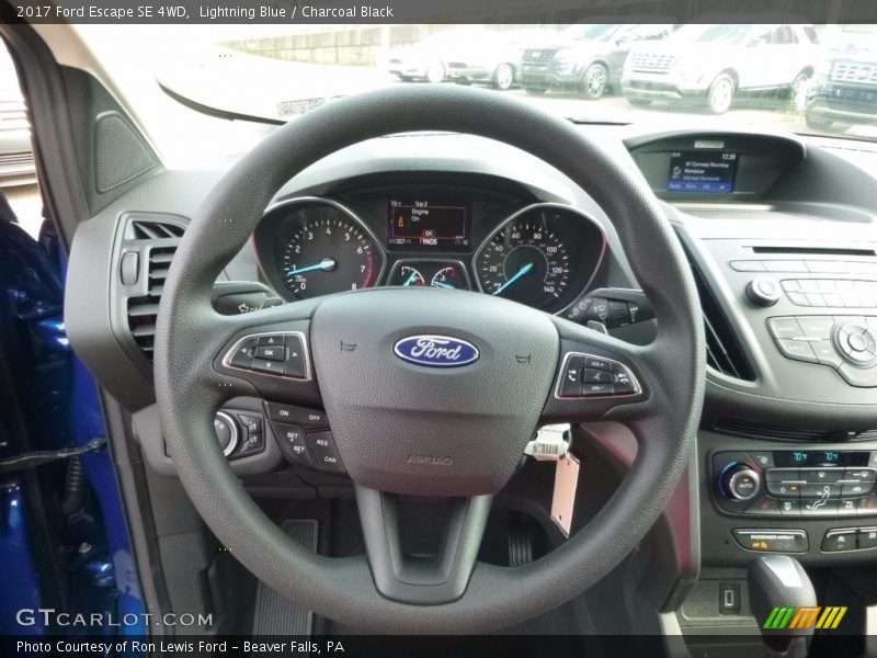 Lightning Blue / Charcoal Black 2017 Ford Escape SE 4WD