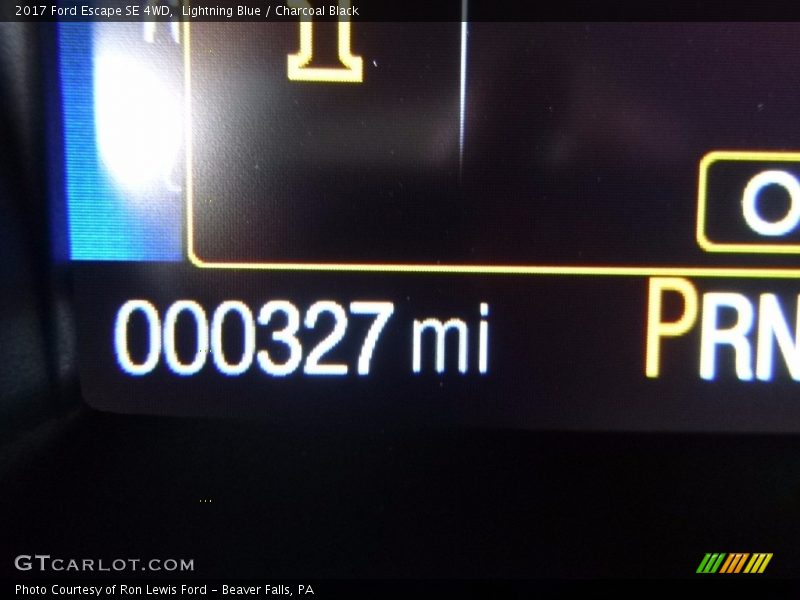 Lightning Blue / Charcoal Black 2017 Ford Escape SE 4WD