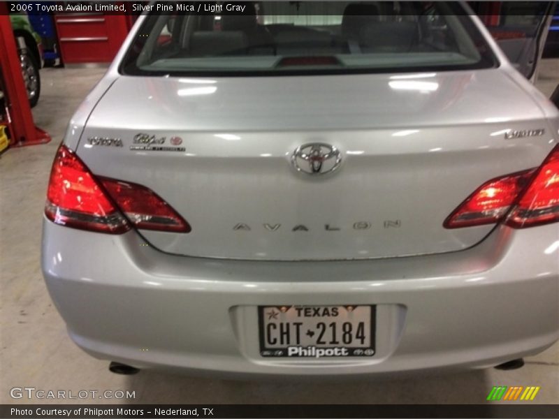 Silver Pine Mica / Light Gray 2006 Toyota Avalon Limited
