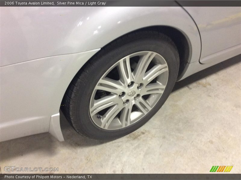 Silver Pine Mica / Light Gray 2006 Toyota Avalon Limited