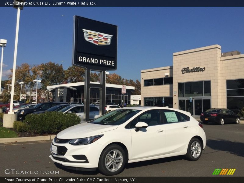 Summit White / Jet Black 2017 Chevrolet Cruze LT