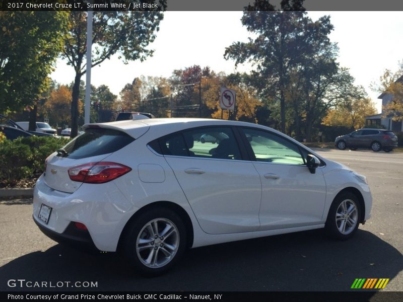 Summit White / Jet Black 2017 Chevrolet Cruze LT