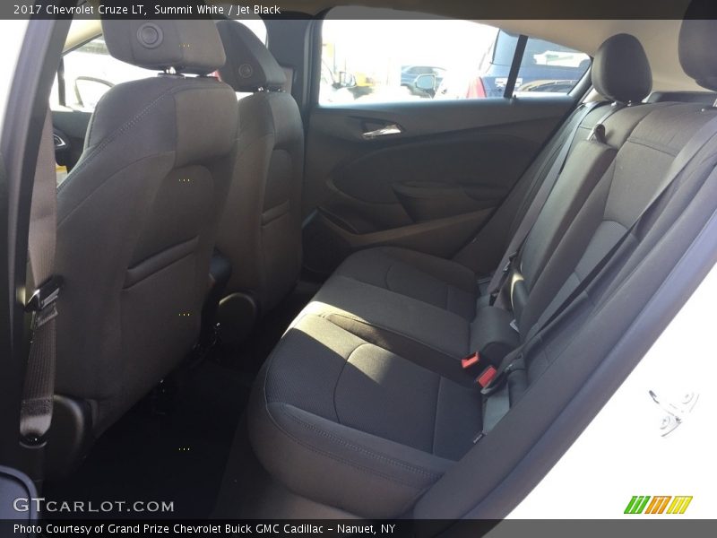 Summit White / Jet Black 2017 Chevrolet Cruze LT