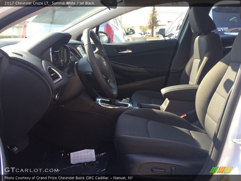 Summit White / Jet Black 2017 Chevrolet Cruze LT