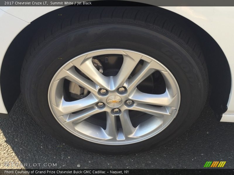 Summit White / Jet Black 2017 Chevrolet Cruze LT