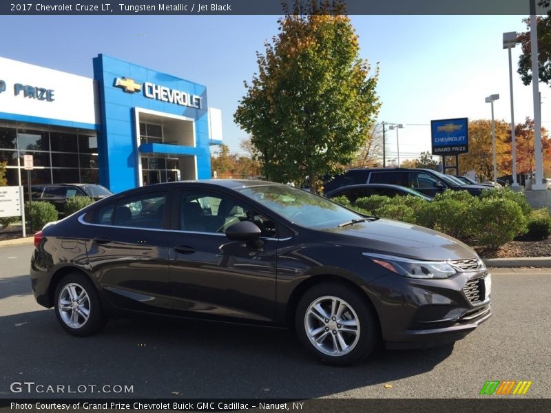 Tungsten Metallic / Jet Black 2017 Chevrolet Cruze LT