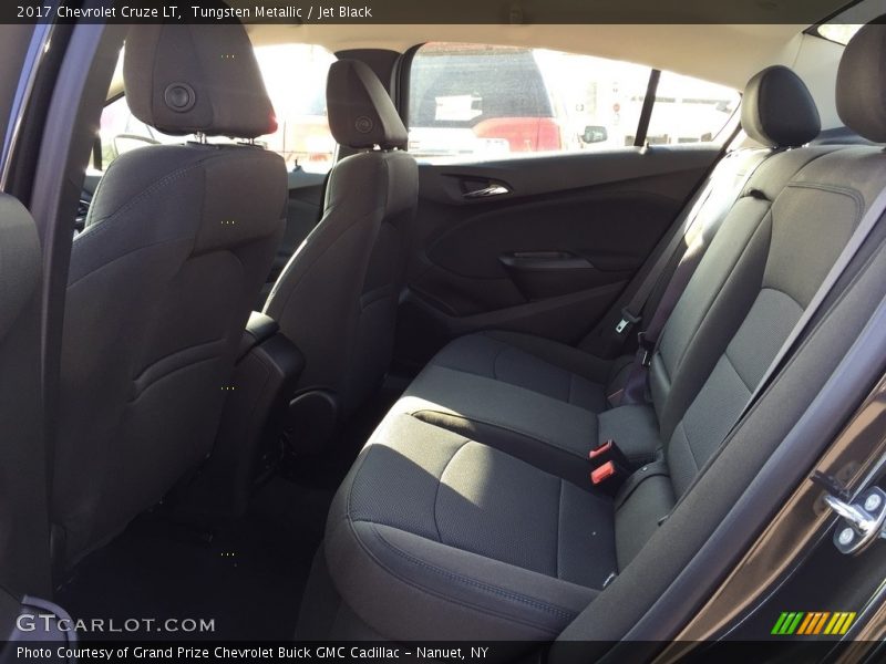 Tungsten Metallic / Jet Black 2017 Chevrolet Cruze LT