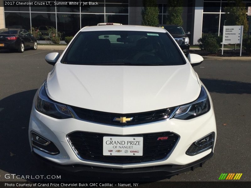 Summit White / Jet Black 2017 Chevrolet Cruze LT
