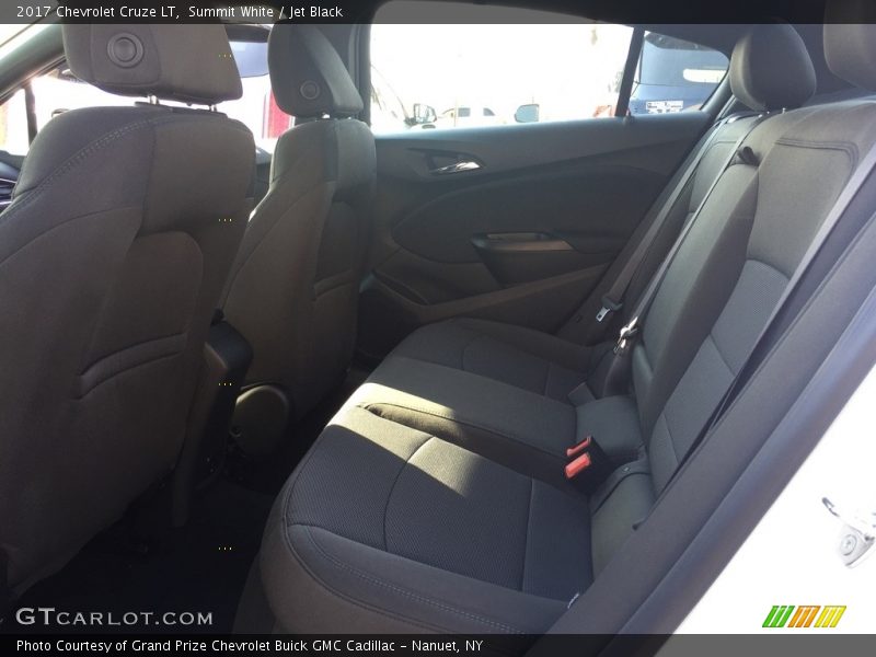 Summit White / Jet Black 2017 Chevrolet Cruze LT