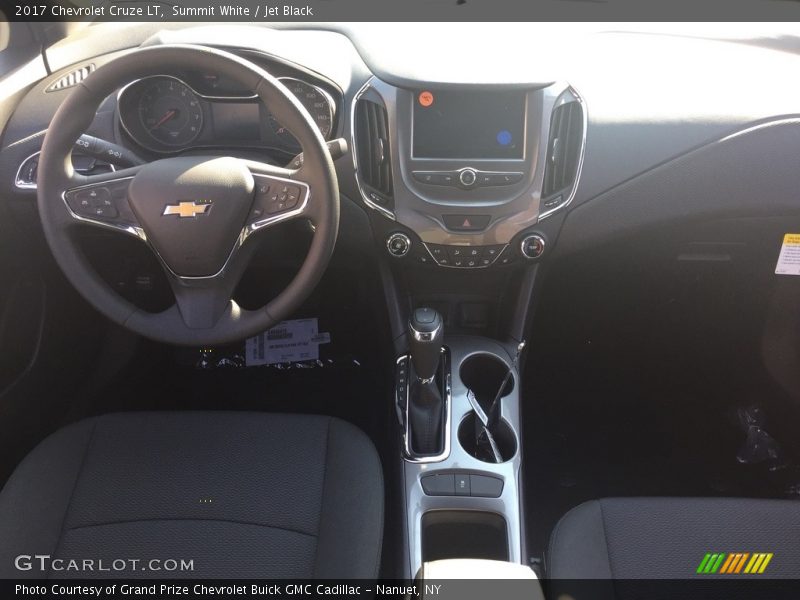 Summit White / Jet Black 2017 Chevrolet Cruze LT