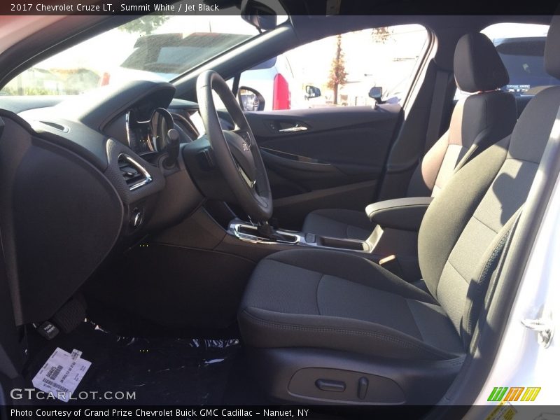 Summit White / Jet Black 2017 Chevrolet Cruze LT