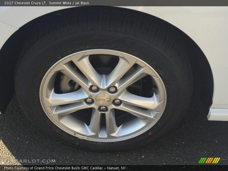 Summit White / Jet Black 2017 Chevrolet Cruze LT