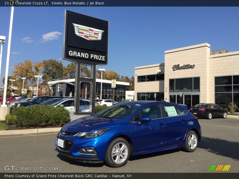 Kinetic Blue Metallic / Jet Black 2017 Chevrolet Cruze LT