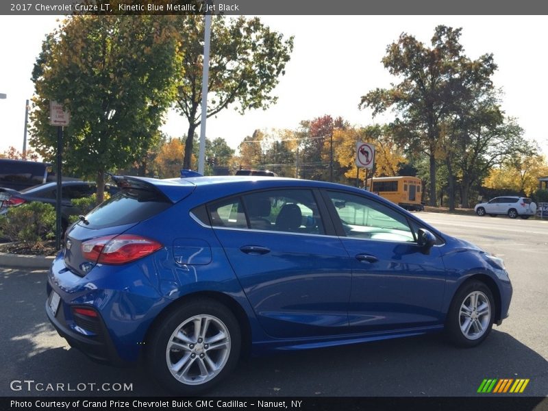 Kinetic Blue Metallic / Jet Black 2017 Chevrolet Cruze LT