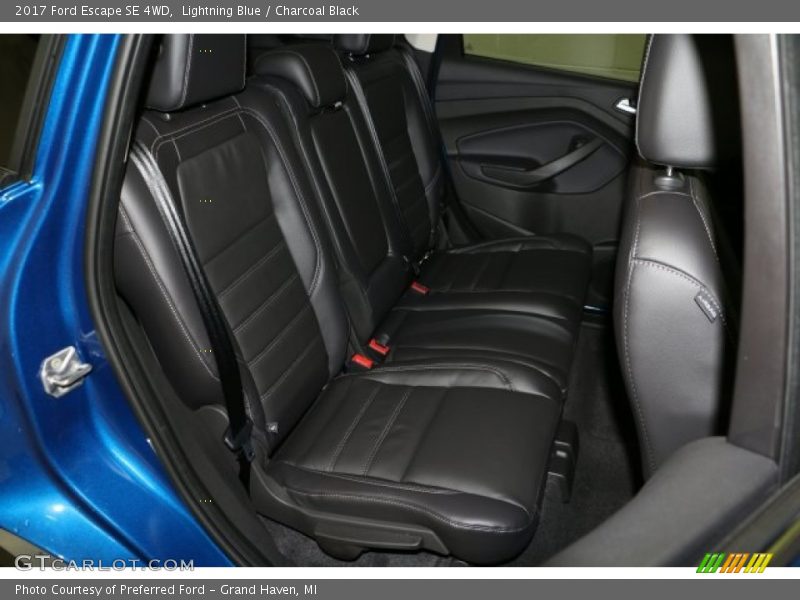 Lightning Blue / Charcoal Black 2017 Ford Escape SE 4WD