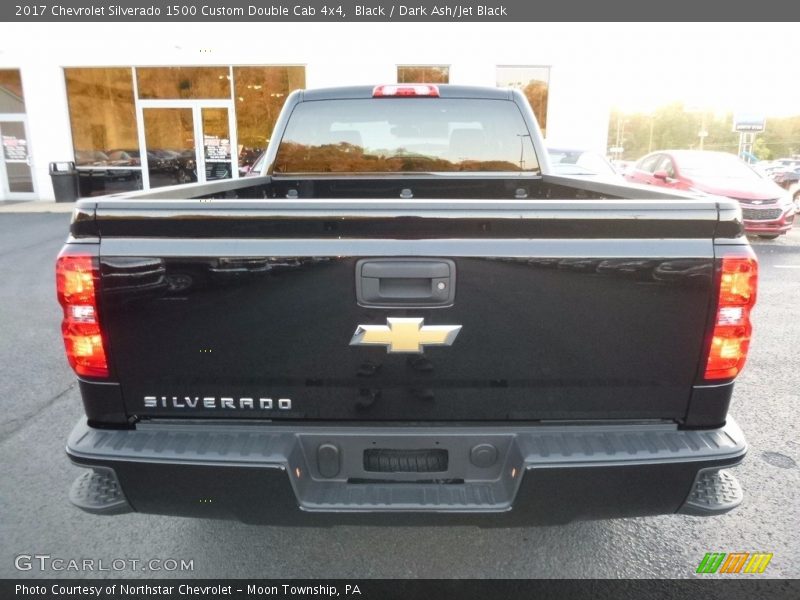 Black / Dark Ash/Jet Black 2017 Chevrolet Silverado 1500 Custom Double Cab 4x4