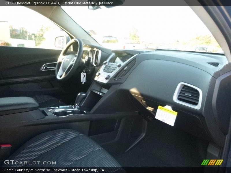 Patriot Blue Metallic / Jet Black 2017 Chevrolet Equinox LT AWD