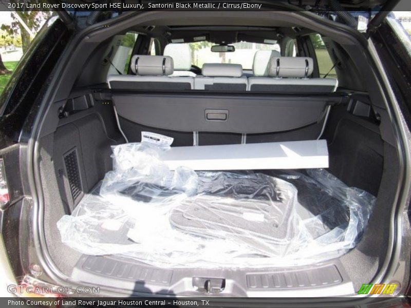  2017 Discovery Sport HSE Luxury Trunk
