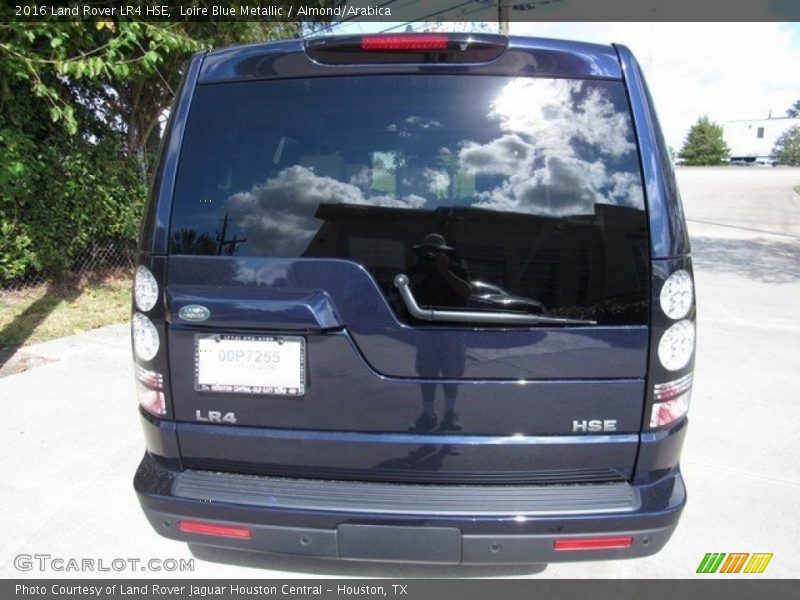 Loire Blue Metallic / Almond/Arabica 2016 Land Rover LR4 HSE