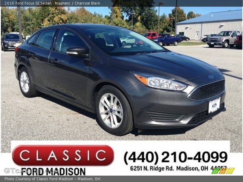 Magnetic / Charcoal Black 2016 Ford Focus SE Sedan