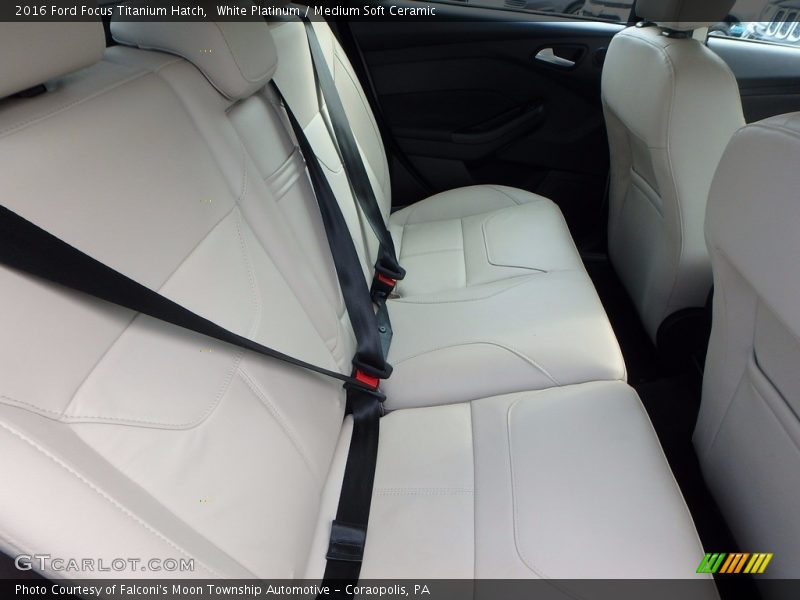 White Platinum / Medium Soft Ceramic 2016 Ford Focus Titanium Hatch
