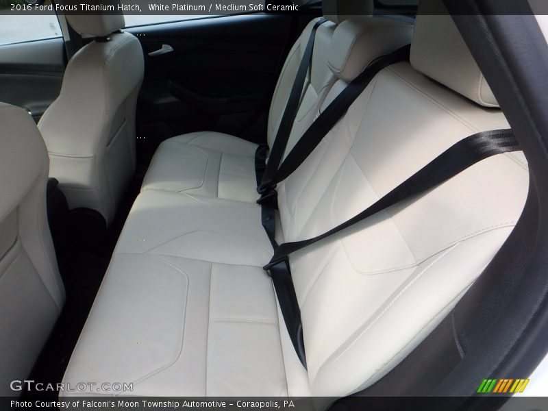 White Platinum / Medium Soft Ceramic 2016 Ford Focus Titanium Hatch